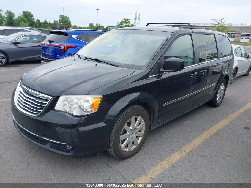 2015 Chrysler Town & Country Touring, Possible Mechanical, IAAI, VIN 2C4RC1BG9FR519657 — photo 2