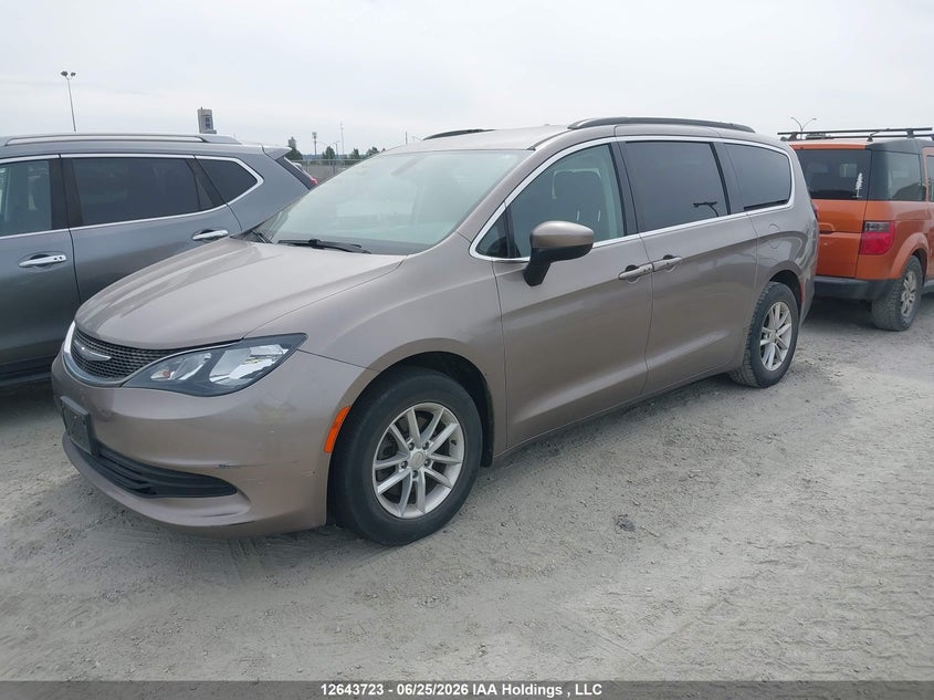 Vin: 2c4rc1dg7hr837809, lot: 3044875, chrysler pacifica touring 20172