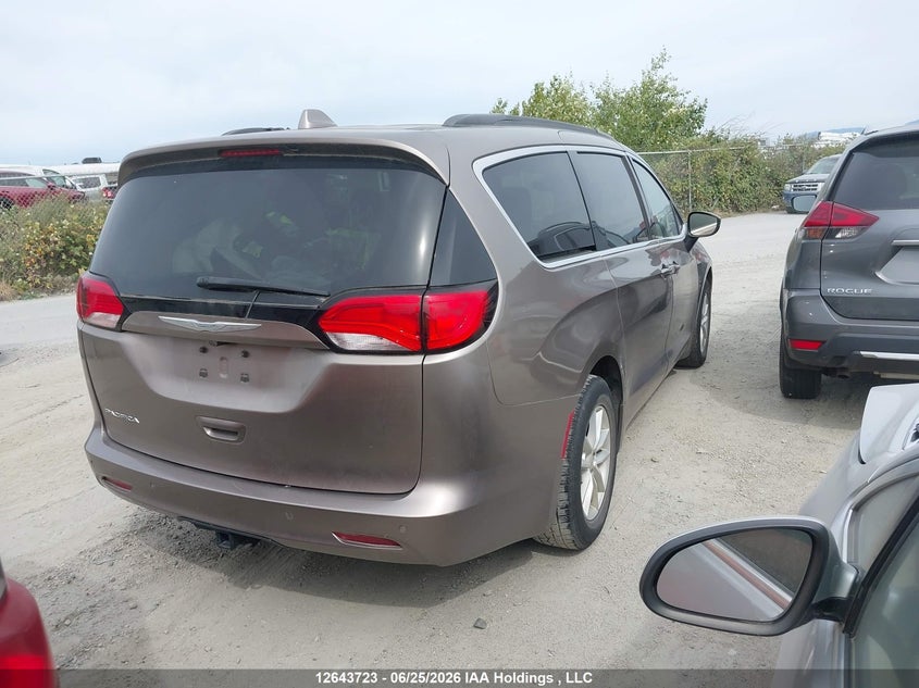 Vin: 2c4rc1dg7hr837809, lot: 3044875, chrysler pacifica touring 20174