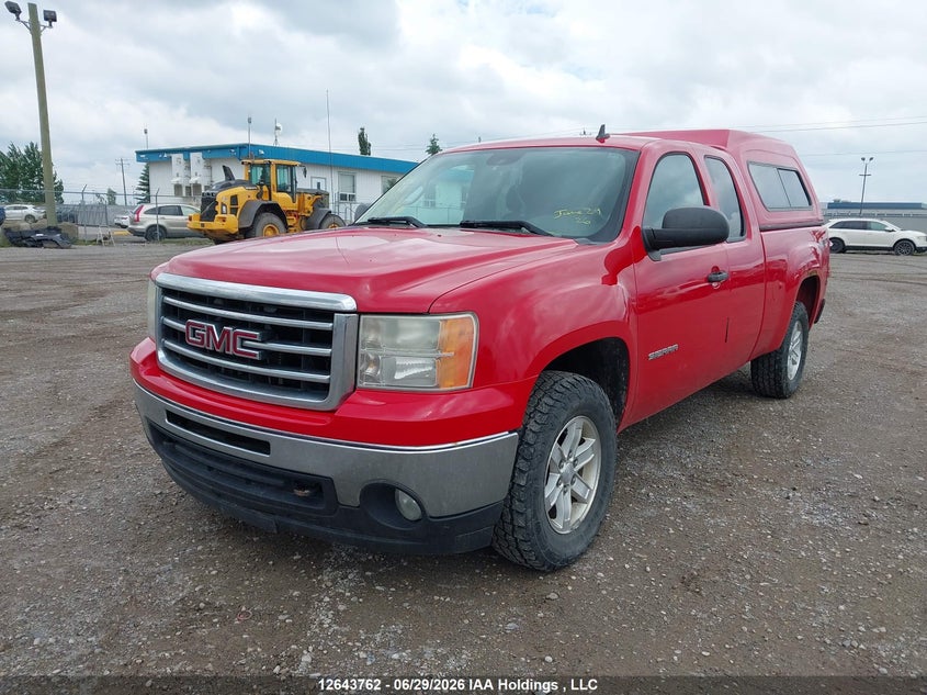 2013 GMC Sierra, Front, IAAI, VIN 1GTR2VE77DZ160706 — photo 2