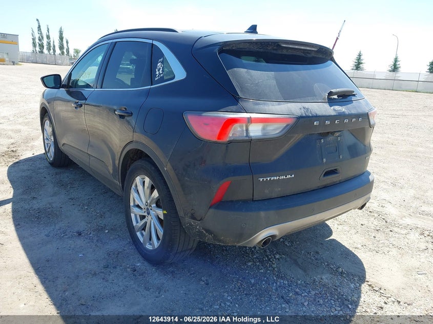 Vin: 1fmcu9dz4mub18769, lot: 3045073, ford escape titanium 20213