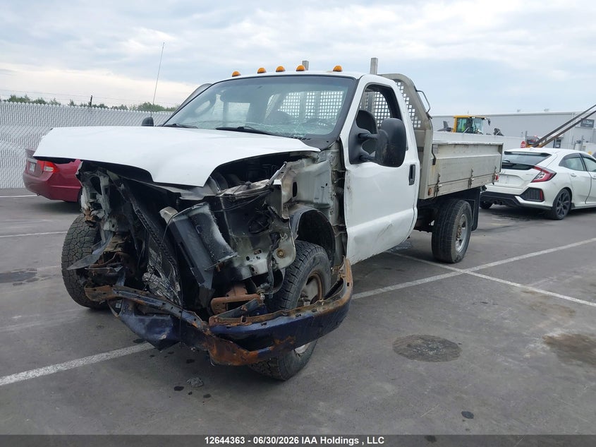 2006 Ford F350, Front, IAAI, VIN 1FDSF34546ED16006 — photo 2