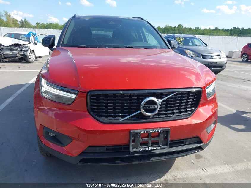 2021 Volvo Xc40 T5 R-Design VIN: YV4162UM1M2516726 Lot: 12645107