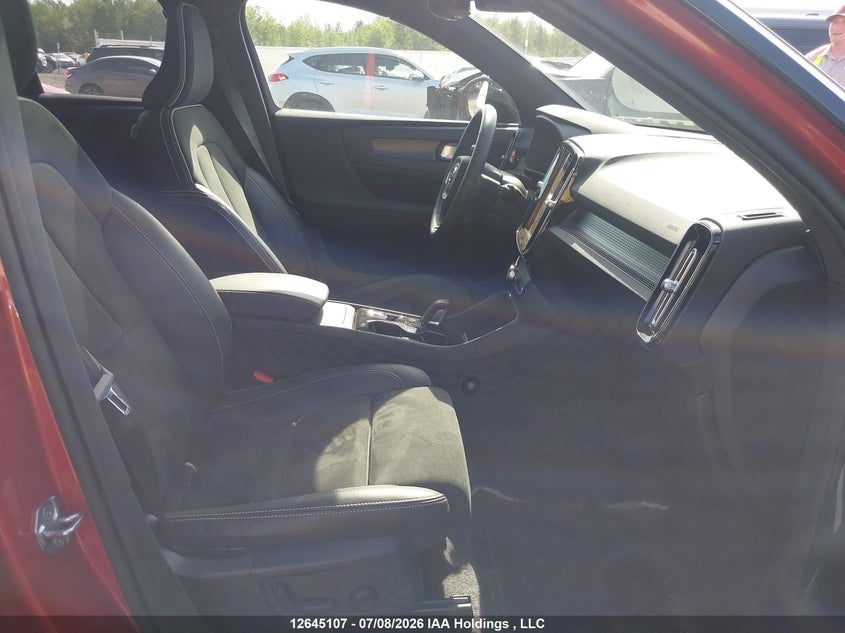 2021 Volvo Xc40 T5 R-Design VIN: YV4162UM1M2516726 Lot: 12645107