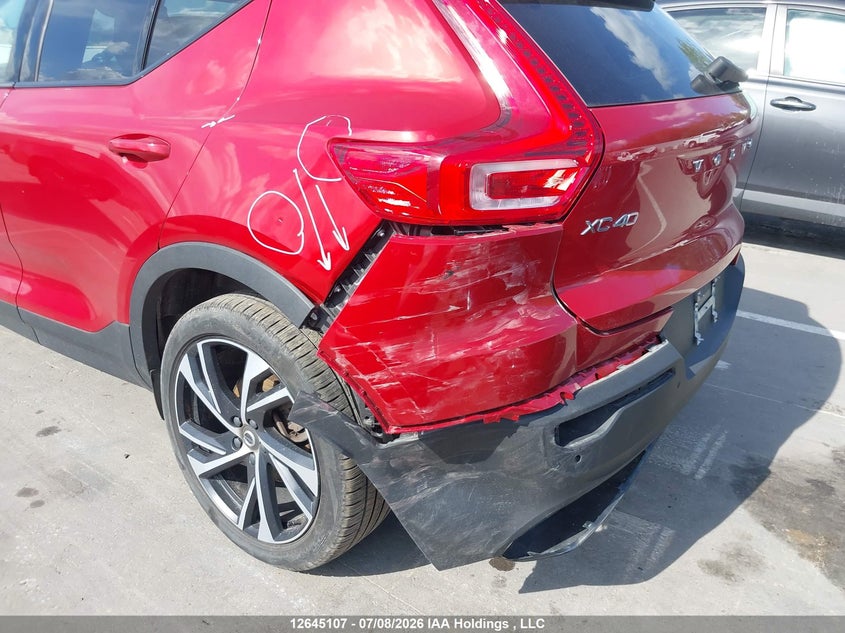 2021 Volvo Xc40 T5 R-Design VIN: YV4162UM1M2516726 Lot: 12645107