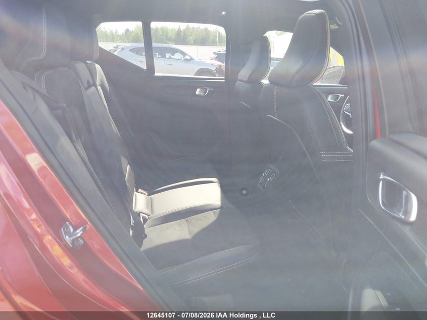 2021 Volvo Xc40 T5 R-Design VIN: YV4162UM1M2516726 Lot: 12645107