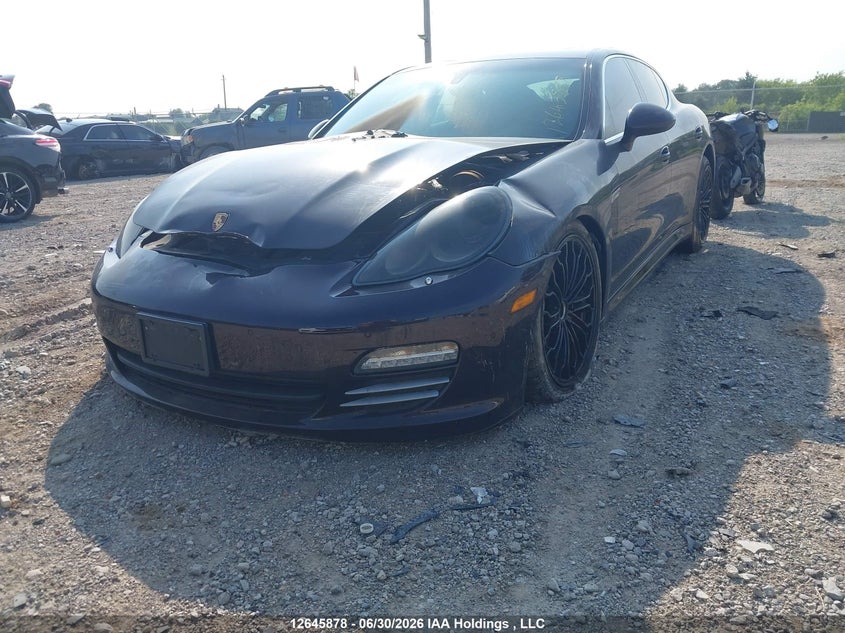 2010 Porsche Panamera, Полностью сгорел, IAAI, VIN WP0AB2A77AL063375 — фото 2