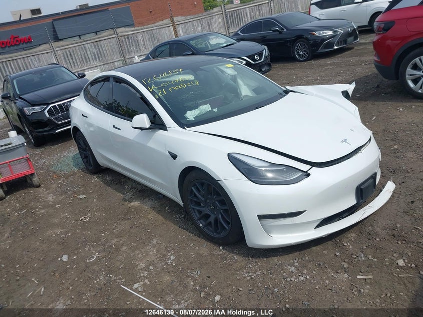 2021 Tesla Model 3, Удар спереди, IAAI, VIN 5YJ3E1EAXMF047632
