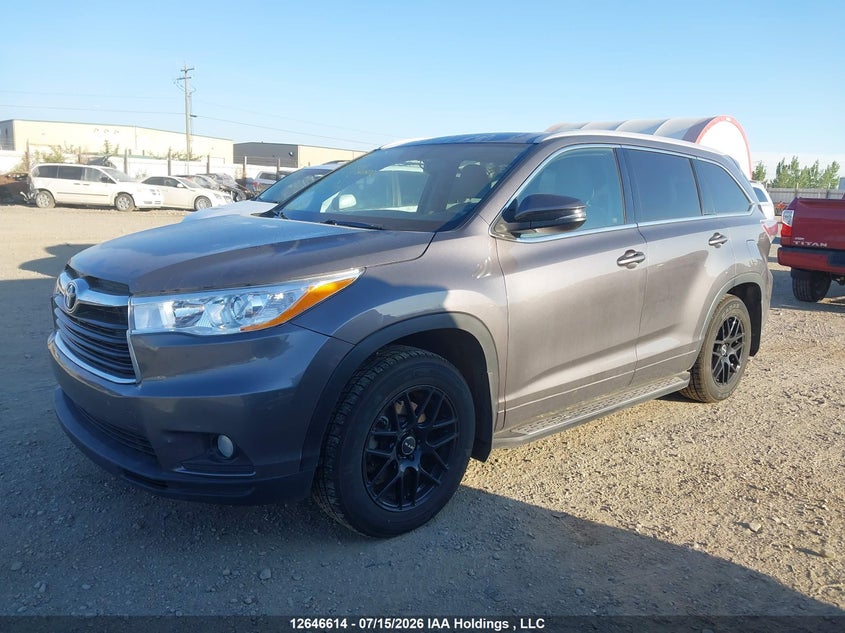 2015 Toyota Highlander, Front, IAAI, VIN 5TDJKRFH6FS115112 — photo 2