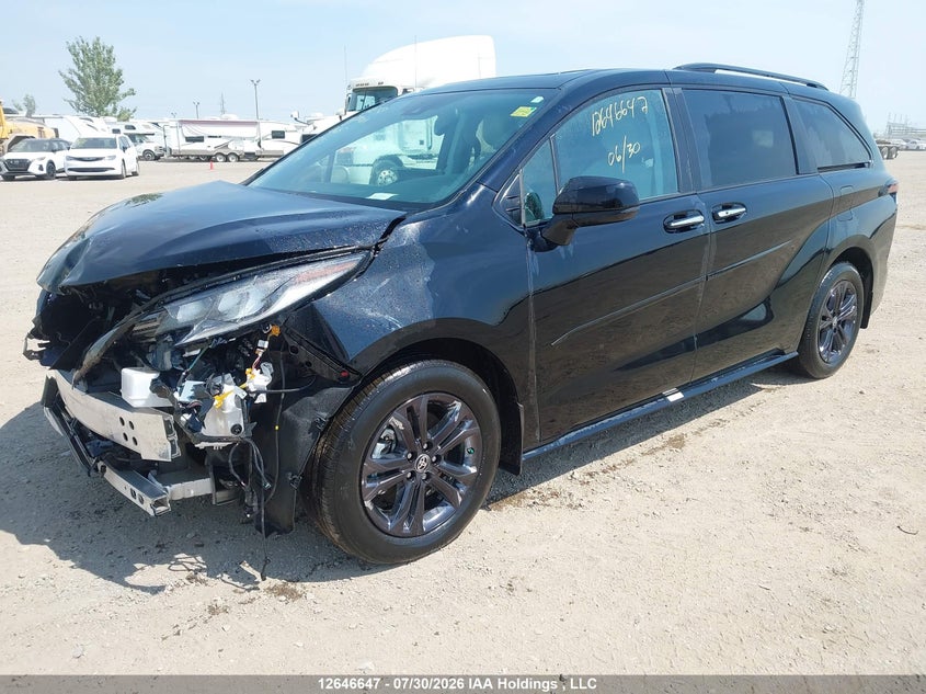 2025 Toyota Sienna Le/Xse/Limited/Platinum, Удар спереду, IAAI, VIN 5TDGSKFC4SS174918 — фото 2