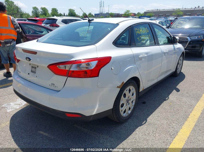 Vin: 1fadp3f23el352220, lot: 3048045, ford focus se 20144