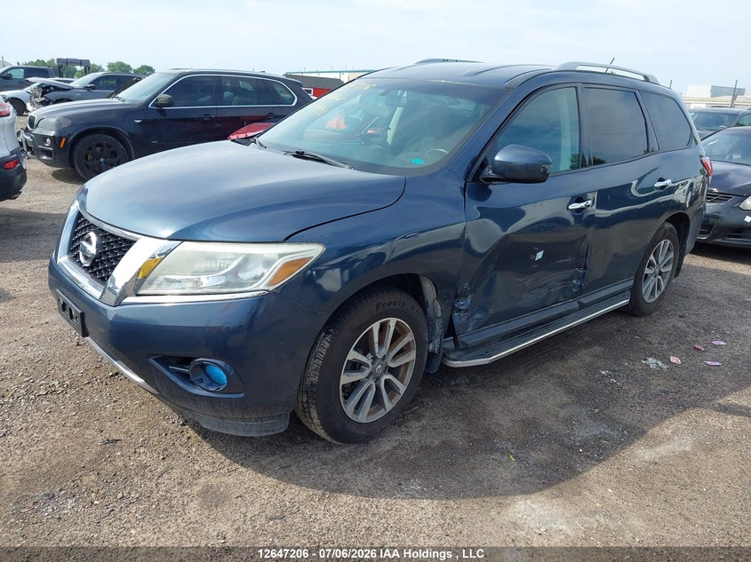 2014 Nissan Pathfinder, Left Side, IAAI, VIN 5N1AR2MM1EC629142 — photo 2