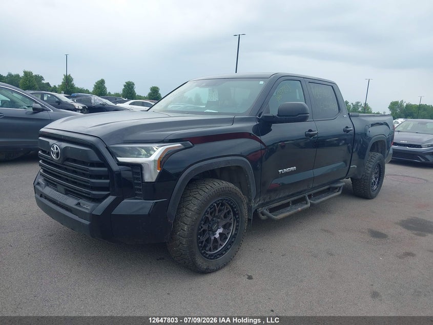 2025 Toyota Tundra, Right Front, IAAI, VIN 5TFLA5EC3SX048693 — photo 2