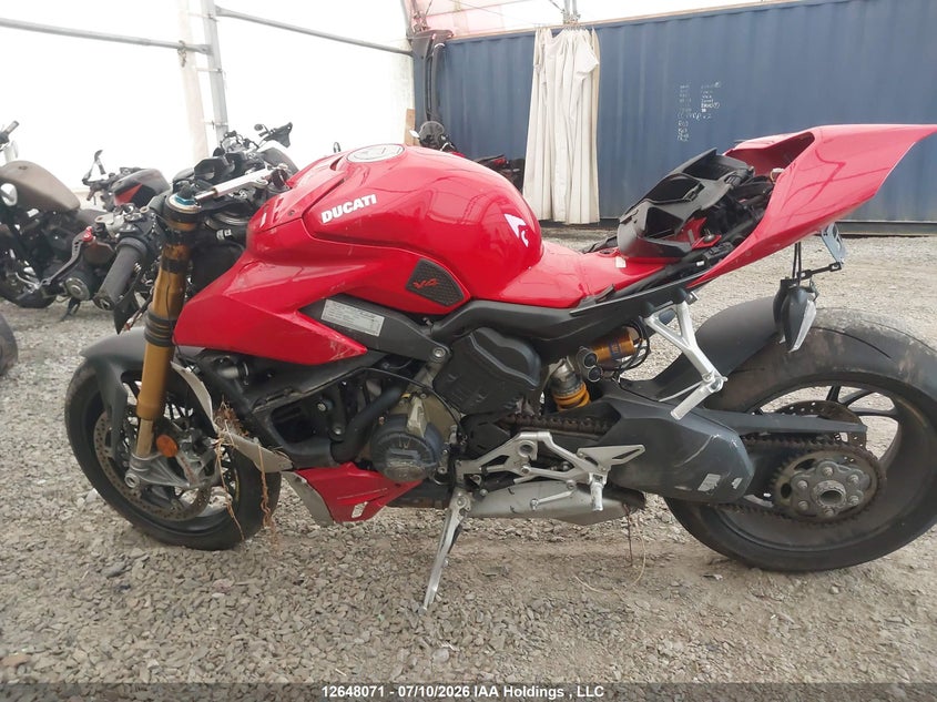 2021 Ducati Streetfighter V4/V4S VIN: ZDMFAKNW5MB006388 Lot: 12648071