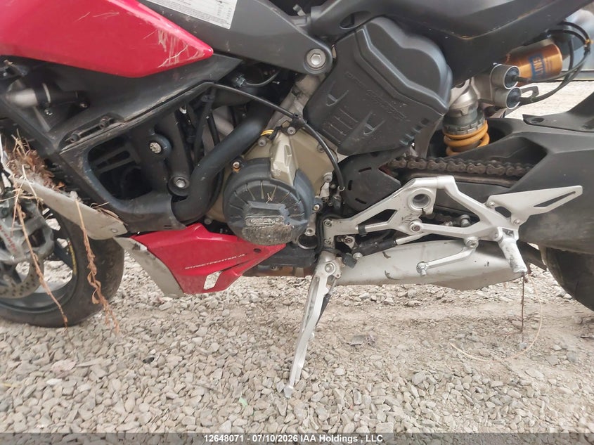 2021 Ducati Streetfighter V4/V4S VIN: ZDMFAKNW5MB006388 Lot: 12648071