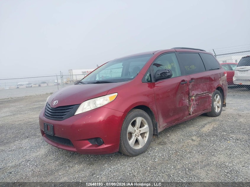 2011 Toyota Sienna, Left Side, IAAI, VIN 5TDZK3DC0BS002810 — photo 2