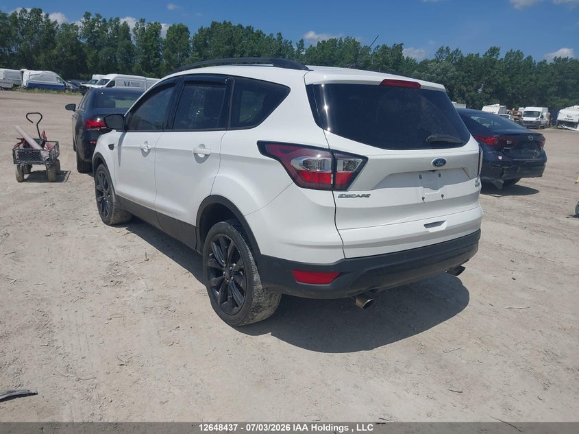 Vin: 1fmcu9g9xhuc68824, lot: 3049951, ford escape se 20173