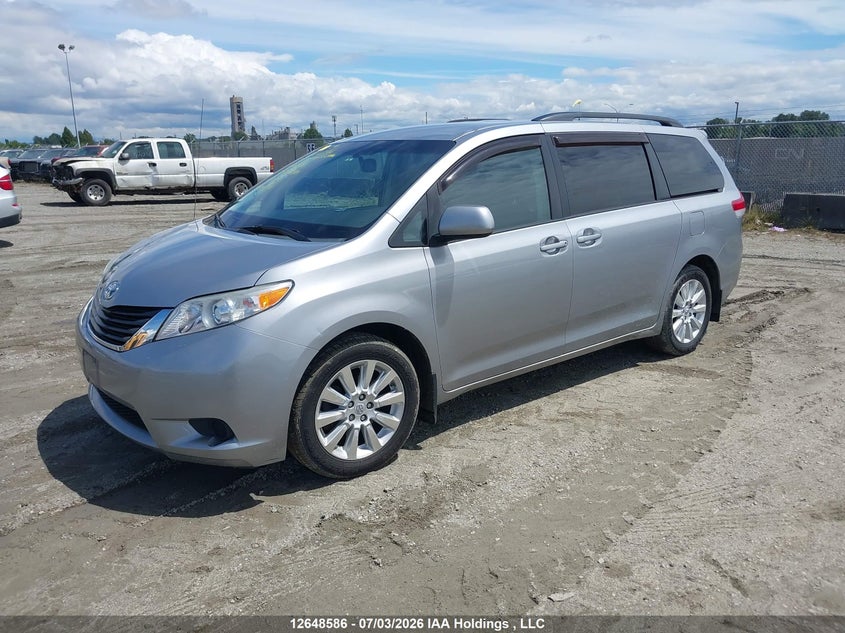 2011 Toyota Sienna, Left Side, IAAI, VIN 5TDJK3DC2BS013143 — photo 2