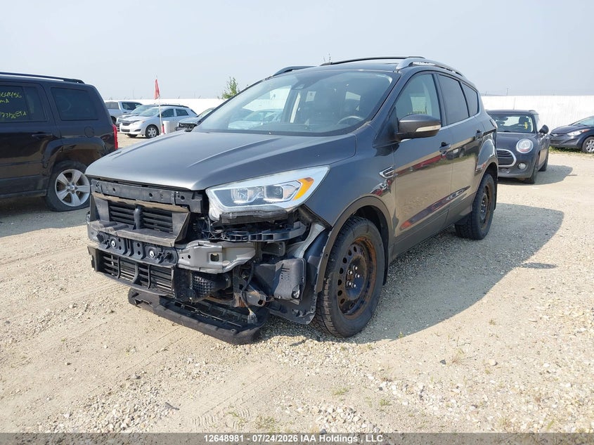 Vin: 1fmcu9j96hud80013, lot: 3050520, ford escape titanium 20172