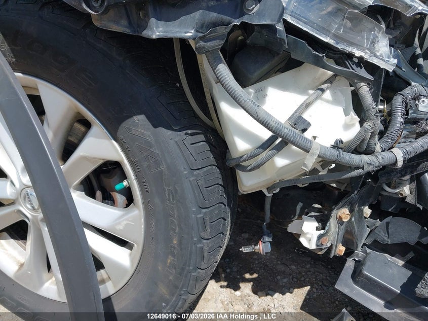 2014 Nissan Rogue S/Sl/Sv VIN: 5N1AT2MV9EC768381 Lot: 12649016