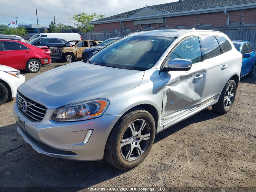 2015 Volvo XC60, Левый бок, IAAI, VIN YV4902RM8F2737451 — фото 2