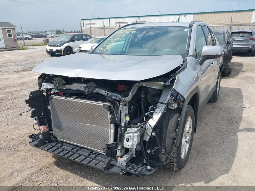 2021 Toyota RAV 4, Front, IAAI, VIN 2T3R1RFVXMC237433 — photo 2