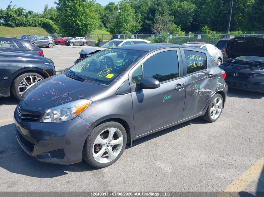 Vin: jtdktud38dd546880, lot: 3050861, toyota yaris le 20132