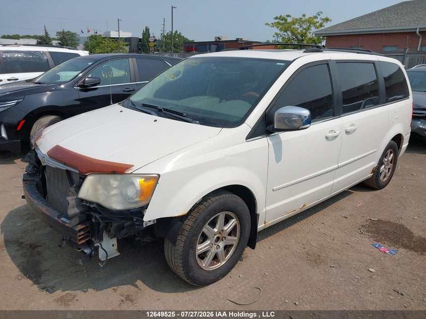 2008 Chrysler Town & Country Touring, Front, IAAI, VIN 2A8HR54PX8R816902 — photo 2