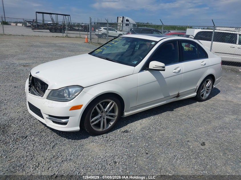 2013 Mercedes-Benz C 300 4Matic, Front, IAAI, VIN WDDGF8AB0DA825747 — photo 2
