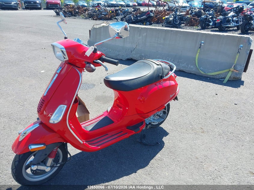2012 VESPA LX BIKE 1