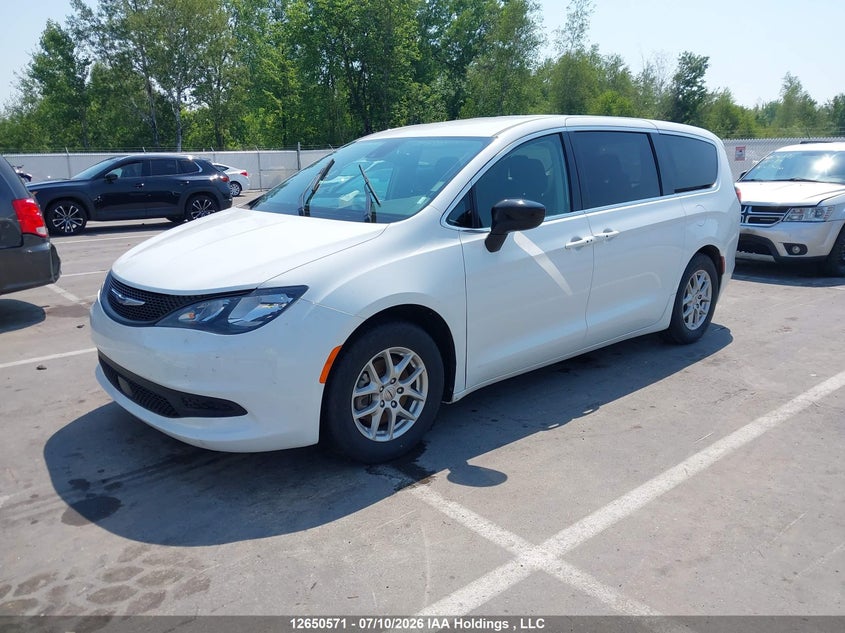 2024 Chrysler Grand Caravan Sxt, Water, IAAI, VIN 2C4RC1ZG0RR107282 — photo 2