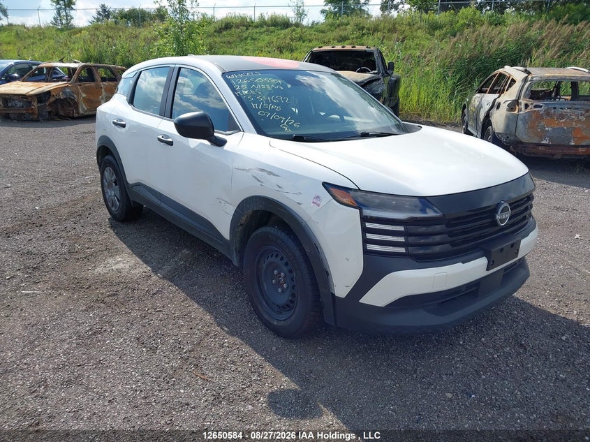 2025 Nissan Kicks S, Right Front, IAAI, VIN 3N8AP6BB8SL334692