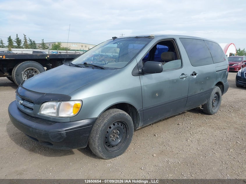 1999 Toyota Sienna, Удар ззаду, IAAI, VIN 4T3ZF19C2XU093702 — фото 2