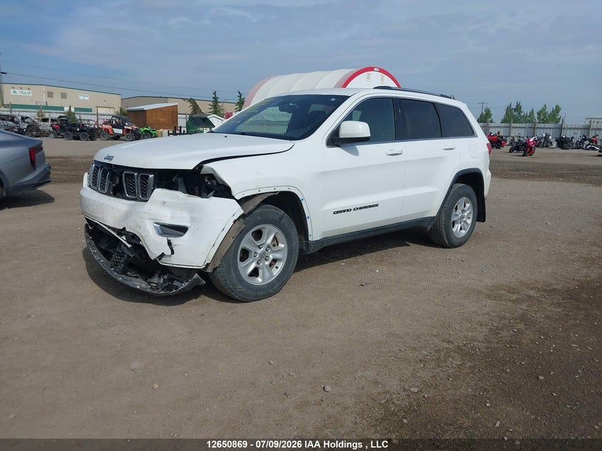 2017 Jeep Grand Cherokee Laredo, Front, IAAI, VIN 1C4RJFAG1HC698180 — photo 2
