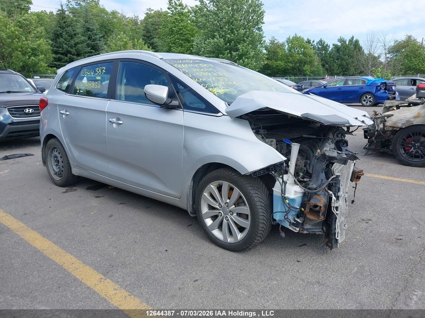 KNAHU8A31F7089833 KIA RONDO Photo 1