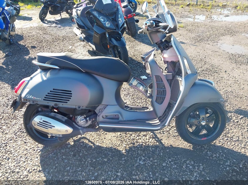 2018 VESPA GTS BIKE 1
