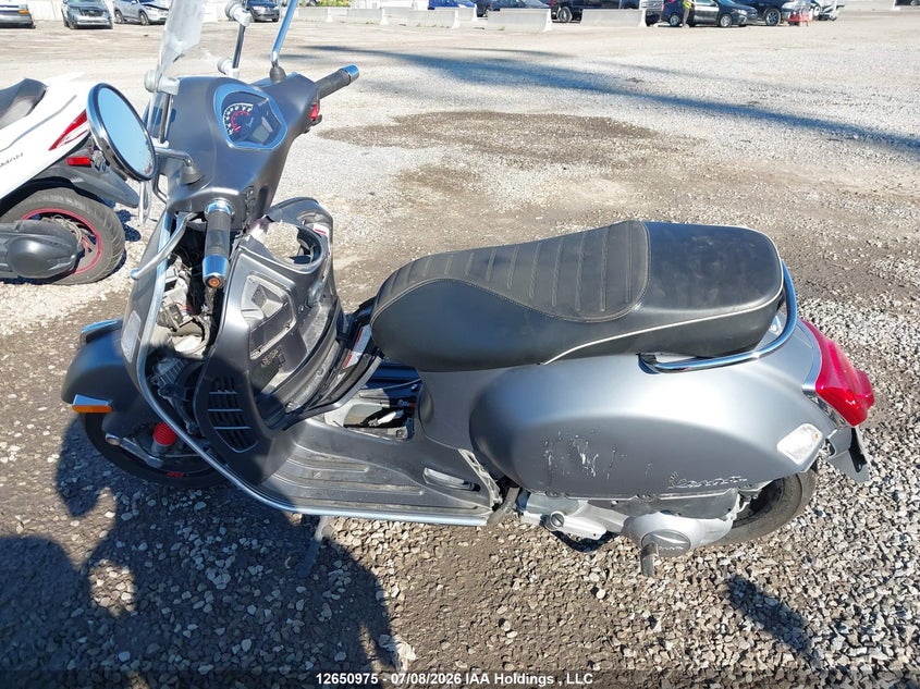 2018 VESPA GTS BIKE 1