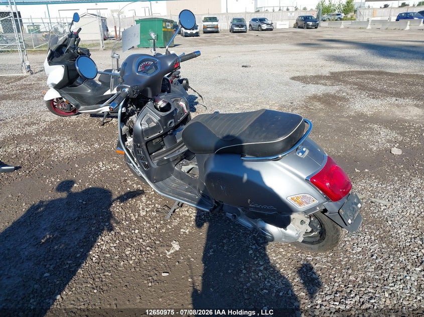 2018 VESPA GTS BIKE 1