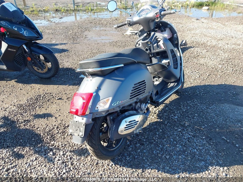 2018 VESPA GTS BIKE 1