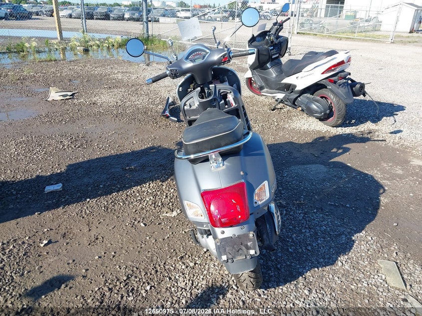 2018 VESPA GTS BIKE 1