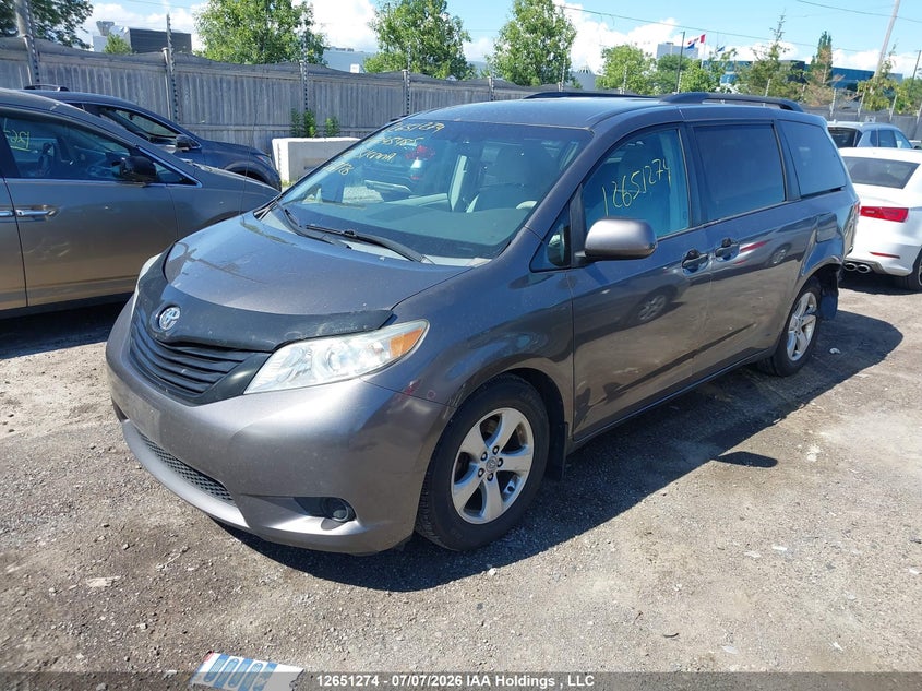 2012 TOYOTA SIENNA VAN 3.5L V-6 DOHC, VVT, 266HP