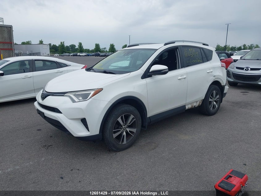 Vin: 2t3bfrev2hw600302, lot: 3053130, toyota rav4 le 20172