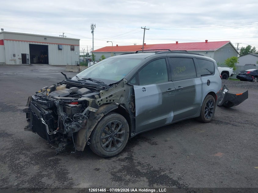 2022 Chrysler Pacifica, Front, IAAI, VIN 2C4RC3FG1NR135229 — photo 2