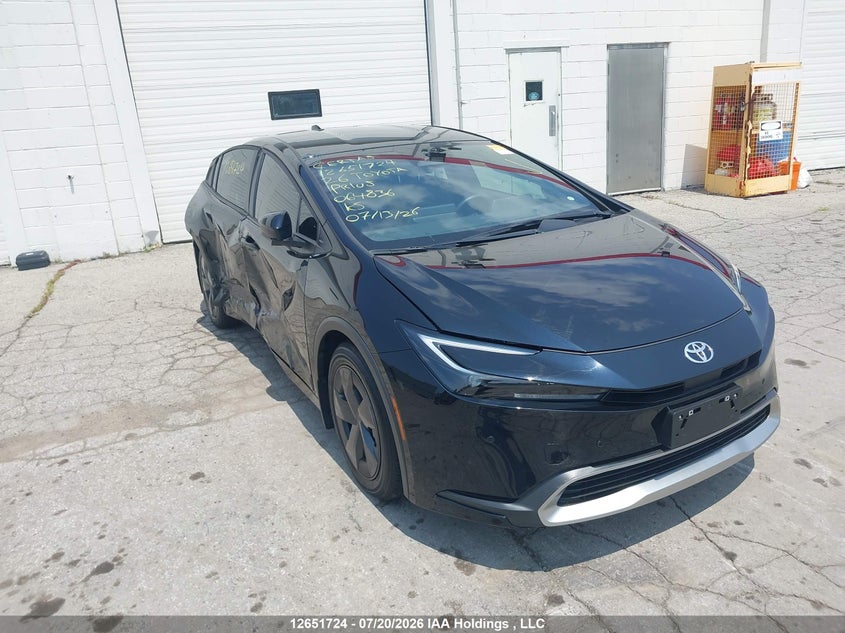 Vin: jtdacacu4t3064836, lot: 3053446, toyota prius se/xse/xse premium/night shade 2026 img_1