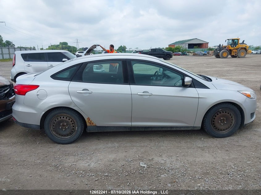 2016 Ford Focus Se VIN: 1FADP3F2XGL200275 Lot: 12652241