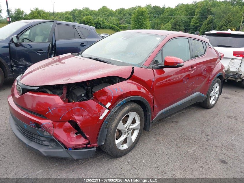Vin: nmtkhmbx0jr001813, lot: 3054060, toyota c-hr xle 20182