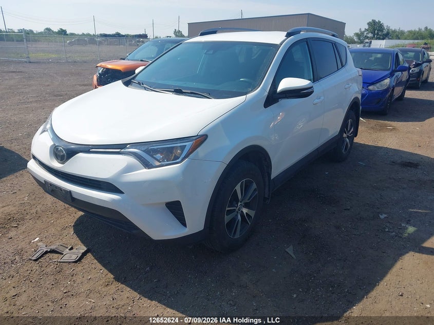 2018 Toyota RAV 4, Удар ззаду, IAAI, VIN 2T3ZFREV6JW490603 — фото 2
