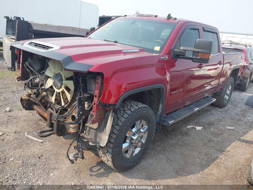 2018 GMC Sierra, Front, IAAI, VIN 1GT42WCY6JF135353 — photo 2