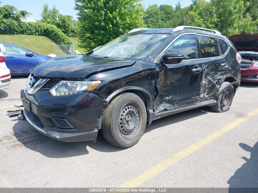 2015 Nissan Rogue, Левый бок, IAAI, VIN 5N1AT2MV4FC753160 — фото 2