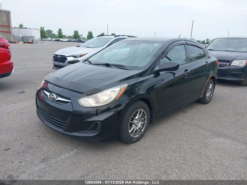 2013 Hyundai Accent, Благодійність, IAAI, VIN KMHCT4AEXDU517130 — фото 2